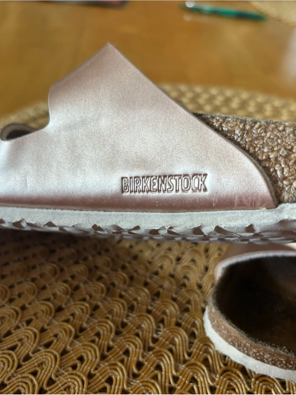 Birkenstock Arizona Girls Rose Gold Metallic Sandals Size 31 Little Kid